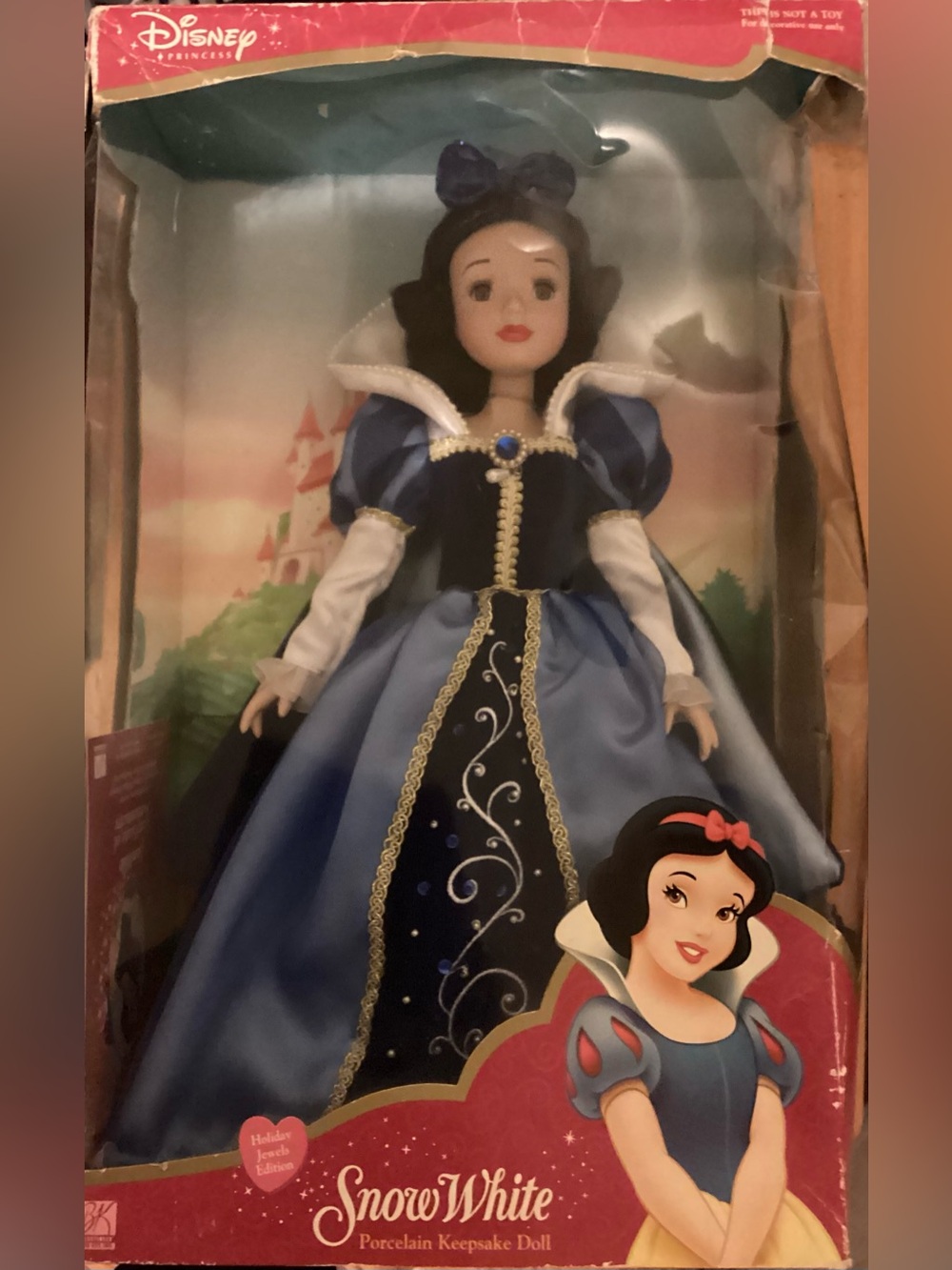 Disney Snow White 2003 Porcelain doll Brass Key Box Damaged